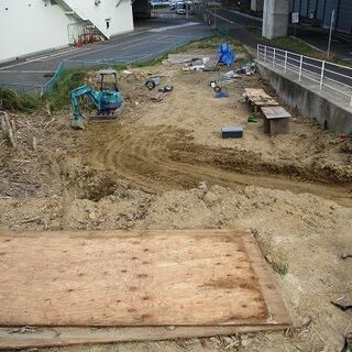 格安　資材置き場・駐車場　短期　３５０坪　貸します　売ります。