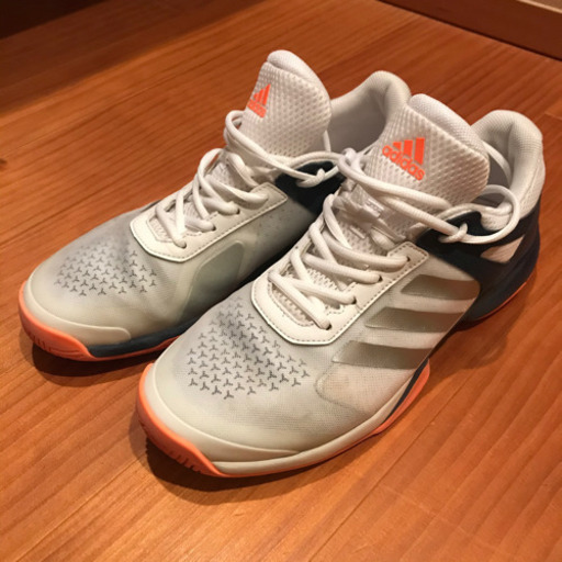 【値下げしました】テニスシューズ　アディダス　adidas