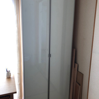 IKEA ビリー　透明ガラス扉付き本棚　