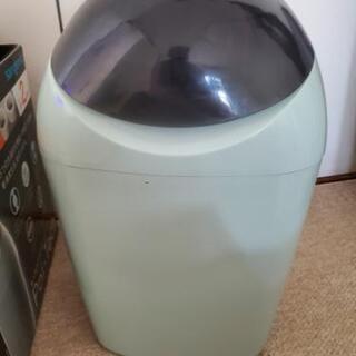 コンビ　ポイテック　おむつ専用ゴミ箱2018年購入の画像