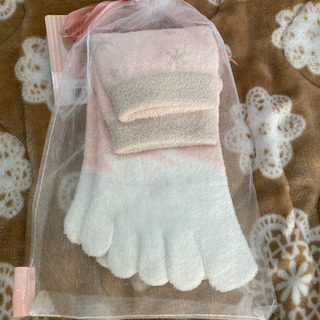 ☆新品☆あったか５本指ルームソックス☆かかと保湿ジェルケア付き☆の画像