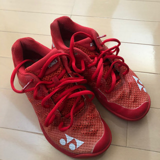 ヨネックス   バドミントンシューズ　中古