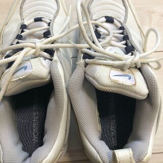 NIKE ナイキ スニーカー レディース 23.5cmの画像