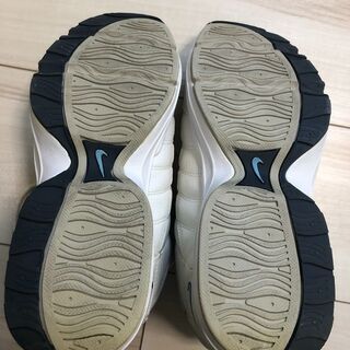 NIKE ナイキ スニーカー レディース 23.5cmの画像
