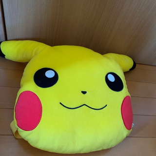 ピカチュウ　マックイーンのぬいぐるみリュック