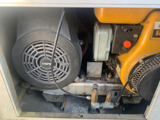 エンジンコンプレッサー　iwatani Compac 332p