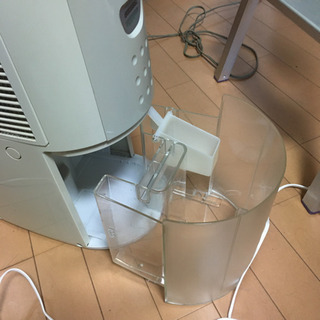 コロナ　除湿機の画像