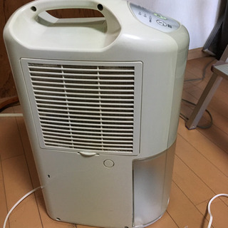 コロナ　除湿機の画像