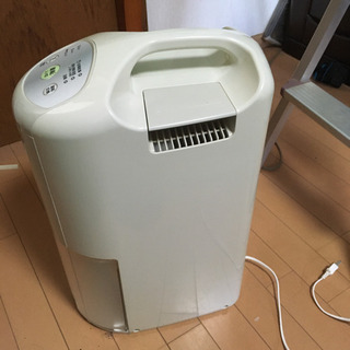 コロナ　除湿機の画像