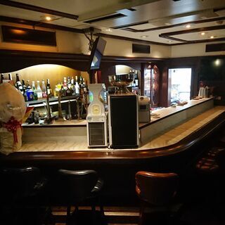三宮東門と北野坂の間一階で立ち飲み店をオープンします。店長候補　...