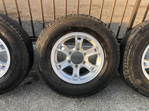 ハイエーススタッドレス　タイヤホイール4本セット