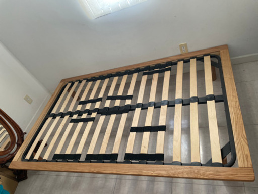 セミダブルベッドフレーム