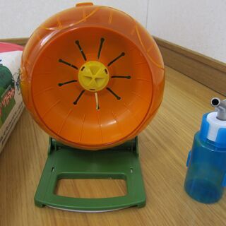 ハムスター🐹飼育セットです(直径15cmホイール、給水機、ソフトマット）の画像