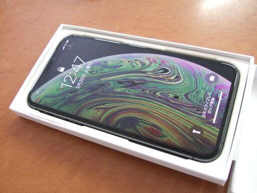超美品　iPhone XS 256GB スペースグレーau