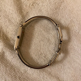 GUCCI 腕時計　シルバー　ブレスレットタイプの画像