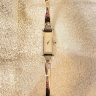GUCCI 腕時計　シルバー　ブレスレットタイプ