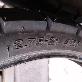 さらに値下げしました　手渡し　ブリヂストン　BW201　2,75-21　20年製　チューブタイプ　バイク　タイヤ　中古品の画像