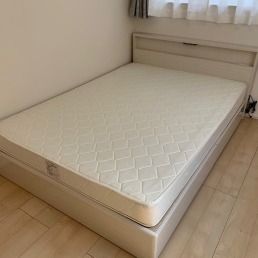 ダブルベッド＆マットレス