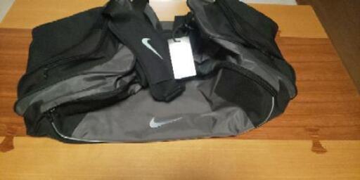 美品  ナイキの旅行鞄