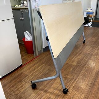 【2.4万円→タダ！】OKAMURA製　会議用折りたたみテーブル　NESTIA＜ネスティア＞4台、無料で差し上げますの画像