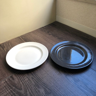 【2月26日まで】IKEA 大皿2点セット 白黒