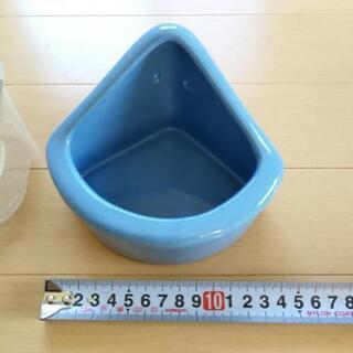 中古　ペット用　餌入れ　水入れ　2個セット