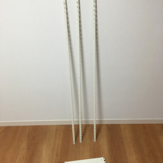 ガチャ柱　棚受け