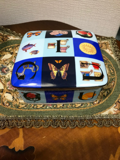 希少。GUCCI陶器小物入れ