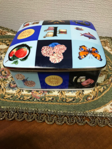 希少。GUCCI陶器小物入れ