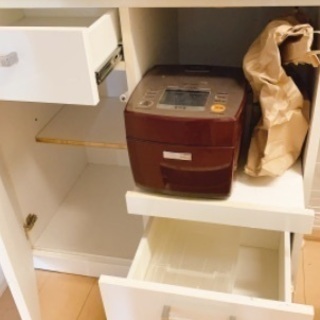 決まりました。食器棚の画像