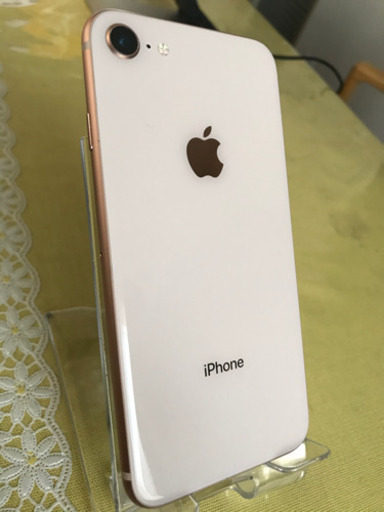 iPhone8 SIMロックなし　WFカバー付き