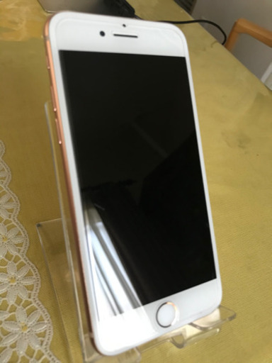 iPhone8 SIMロックなし　WFカバー付き