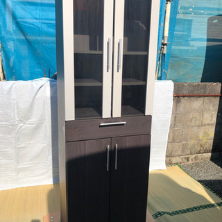 ブラウン　食器棚の画像