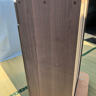 ブラウン　食器棚の画像