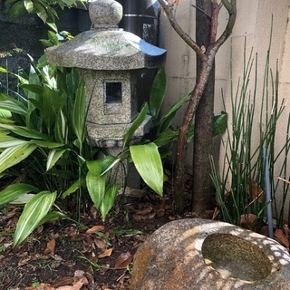 灯籠・水鉢など引き取りに来て下さる方、無料で差し上げます。