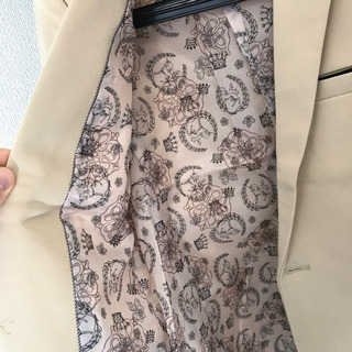 ジャケット　ベージュの画像