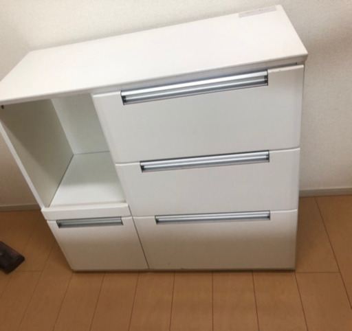 コンセント付きカップボード