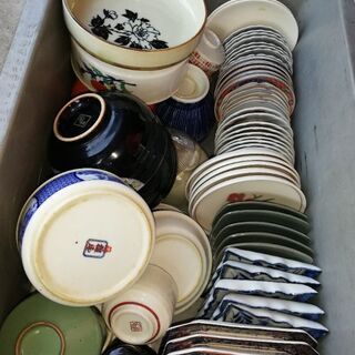 ■お皿、お鍋、コップなど食器類や調理器具、無料で差し上げますの画像