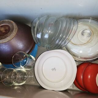 ■お皿、お鍋、コップなど食器類や調理器具、無料で差し上げますの画像