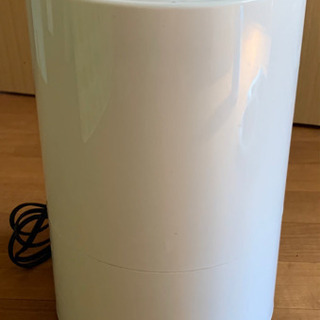 加湿器（洗浄剤付き）です