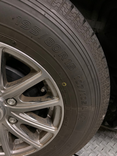 キャラバン　スタットレスタイヤ