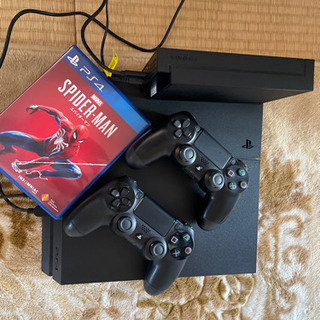 PS4 本体と4TERAのハードディスクの画像