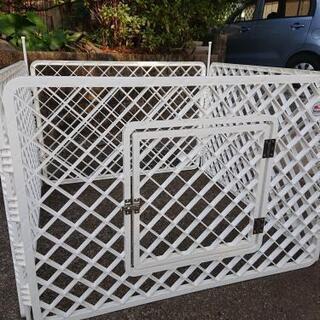 ペットサークル アイリスオーヤマ製の画像