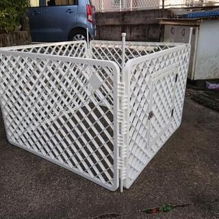 ペットサークル アイリスオーヤマ製の画像