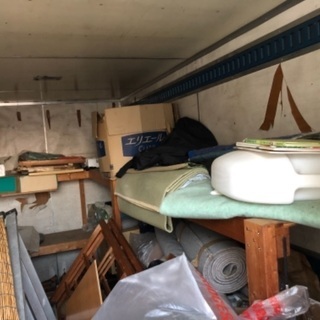 コンテナ倉庫の画像