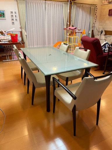 カリモク　ダイニングテーブル