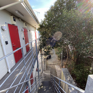 枝の伐採、看板付け替え、便座交換