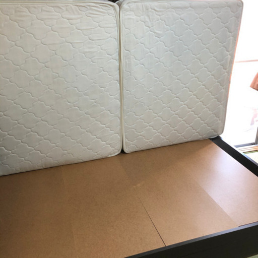 【受渡し予定済み】セミダブルベッド マットレス付 収納 照明 