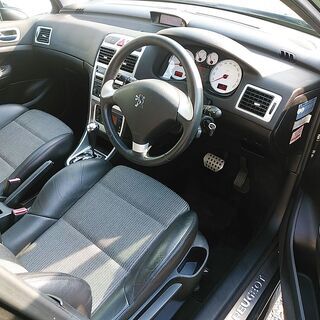 プジョー３０７、訳ありですので部品取りでどうぞ。