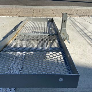 ヒッチキャリア　カーゴキャリアの画像